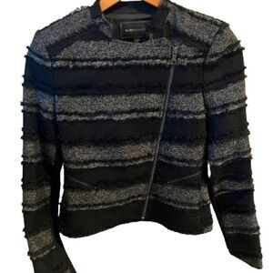 ✨ MAKE OFFER!Elevate your wardrobe with this chic BCBGMAXAZRIA side zip jacket.✨